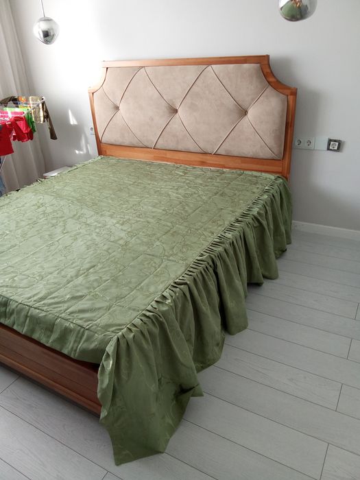 Продам покрывало с наволочками