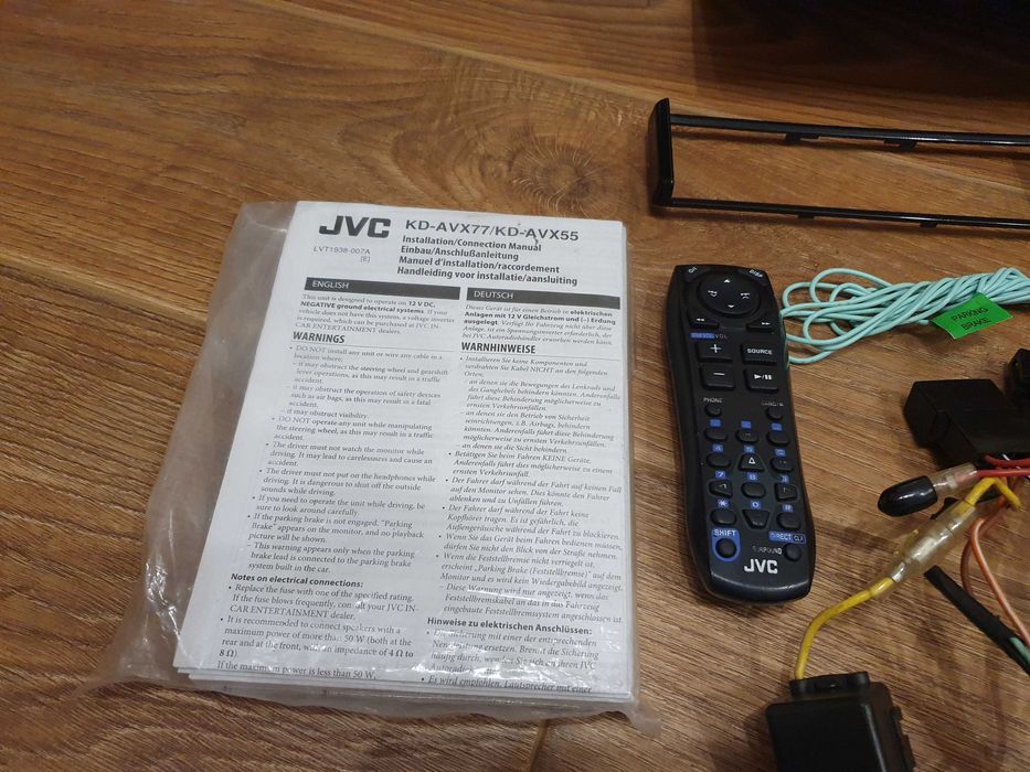 Продавам JVC KD-AVX55