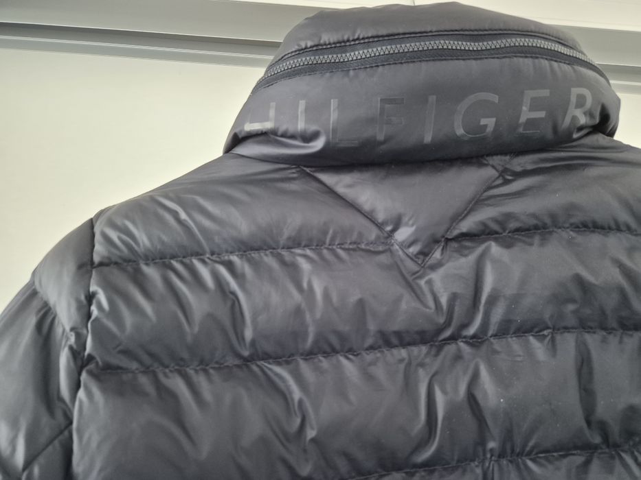Дамско яке на Tommy Hilfiger