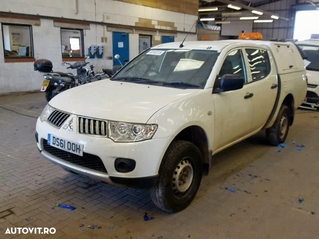 Dezmembrez Mitsubishi L200 2.5 diesel 2012