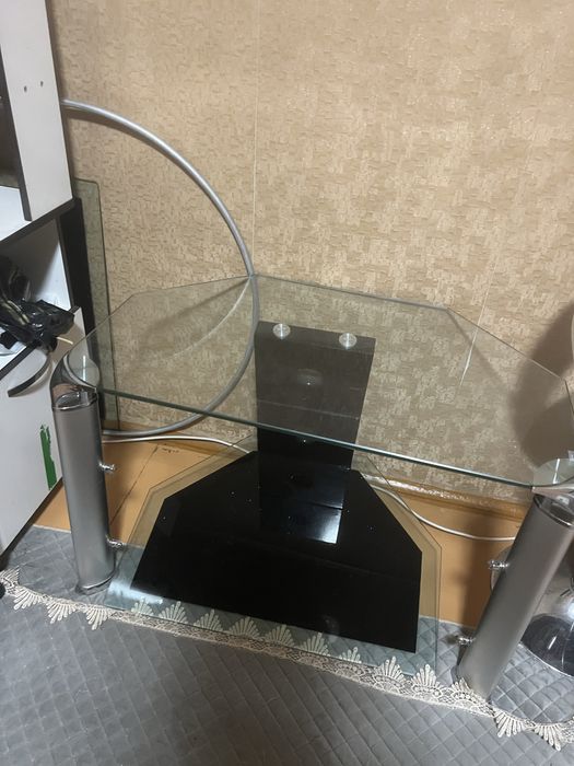 Отдам бесплатно полку для телевизора