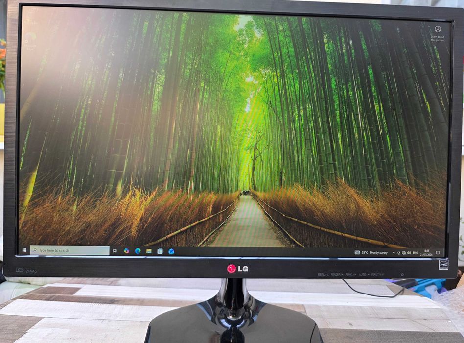 LG Flatron 24 инчов монитор