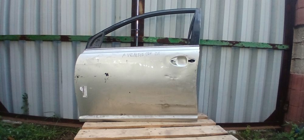Дверь на авенсис toyota avensis