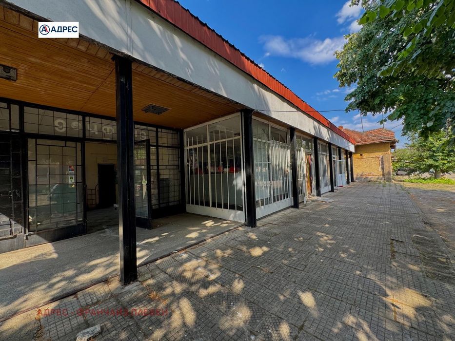 Продава се Магазин в с. Рогозен, Област Враца - 337 кв.м за 84 €/кв.м - Снимка #1