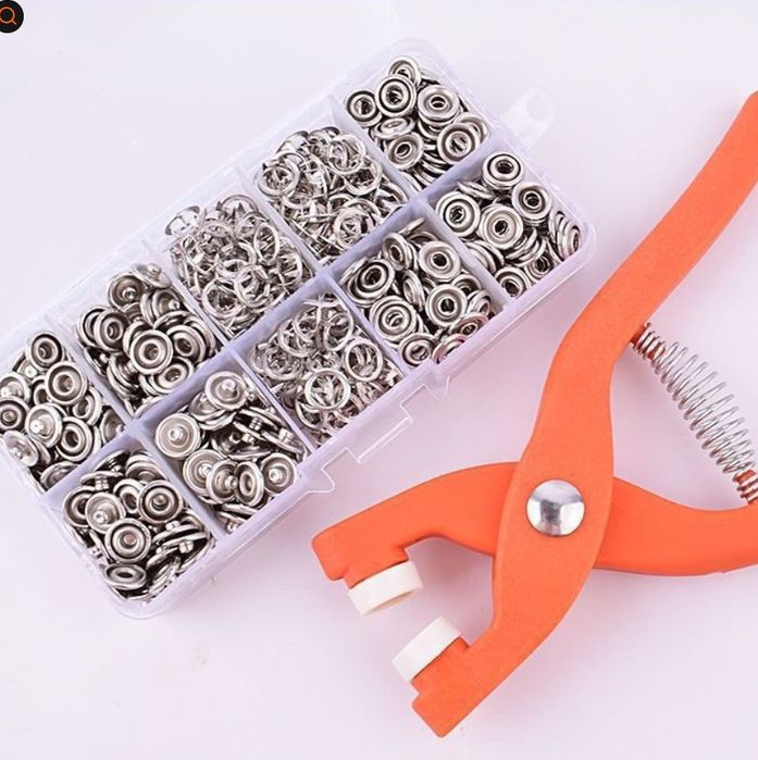 Уред за поставяне на копчета „тик-так“, капси, кутийка за съхранение