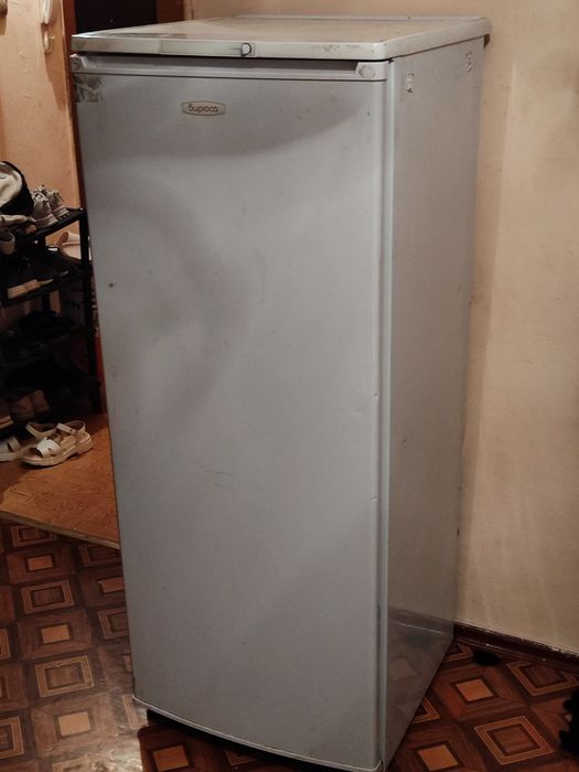 Холодильник бирюса,стриальная машина indesit