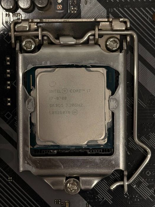 Asus b360 tuf + i7 8700 / i5 9600k