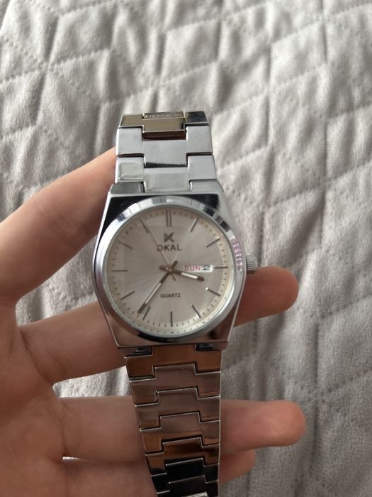 Продам кварцевые часы