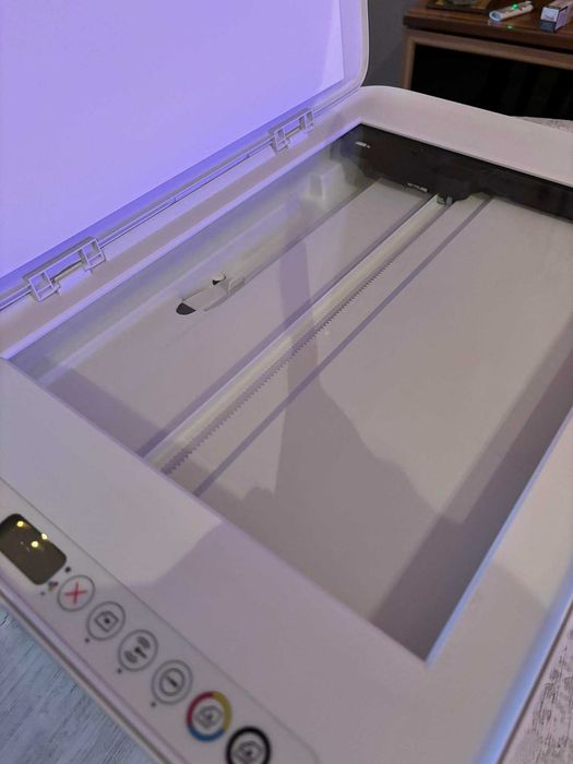 Цветен принтер HP Deskjet 2320