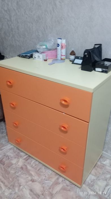 Продам комод для одежды