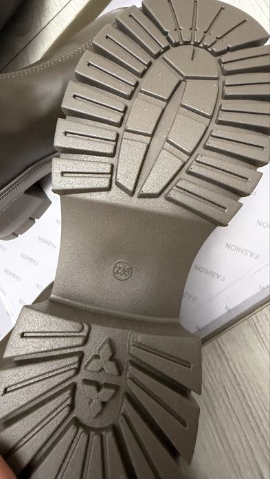 Cizme lungi maro marimea 37 noi