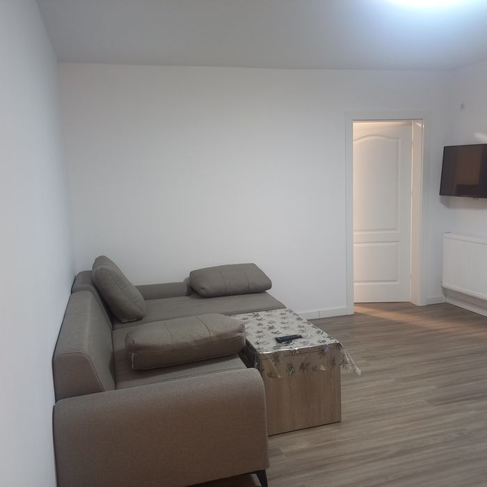 Dau in chirie ap.3 camere