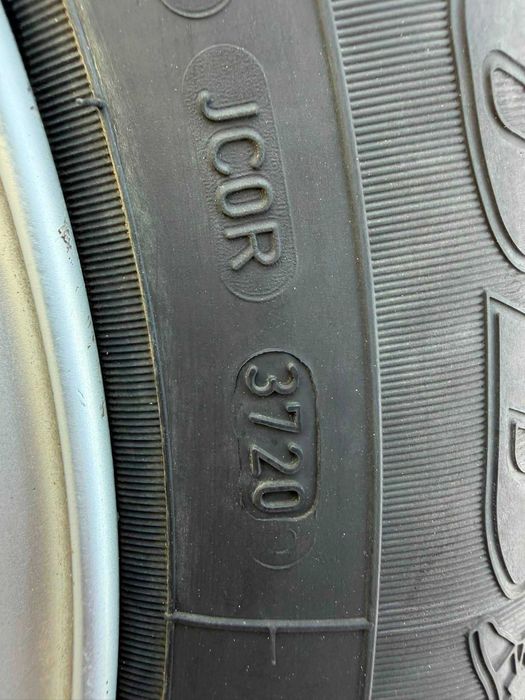 Продавам Style 61 със зимни гуми Goodyear