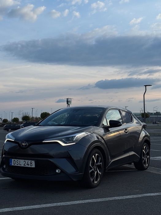 Toyota C-HR toyota c hr hybrid 2018
