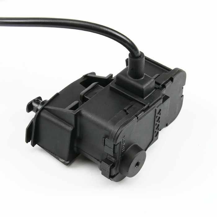 Машинка за заключване отваряне капачка на резервоара на VW Golf 7 VII