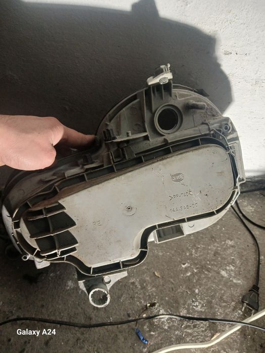 Фара правый  на мерседес w210