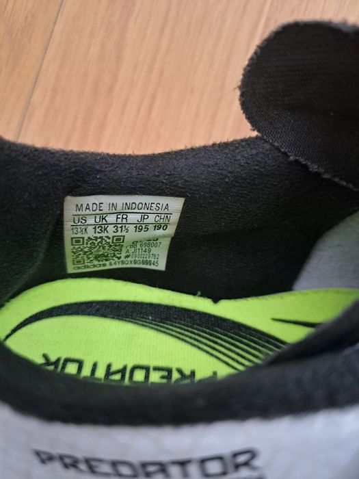 Ghete fotbal Adidas Predator