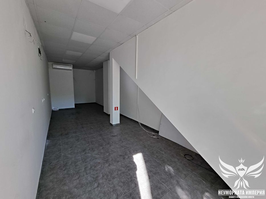 Дава се под наем Магазин в Асеновград - 37 кв.м за 262 € - Снимка #8