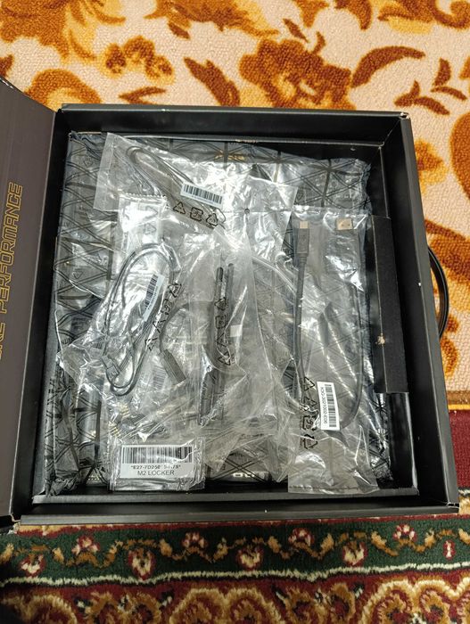 Продам топовую материнскую плату MSI MEG Z790 ACE. Сокет LGA 1700.