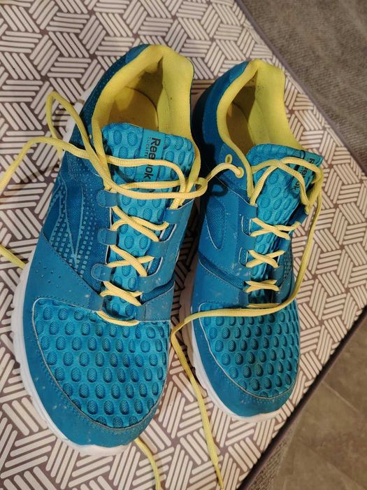продавам маратонки La sportiva Gore tex и Reebok