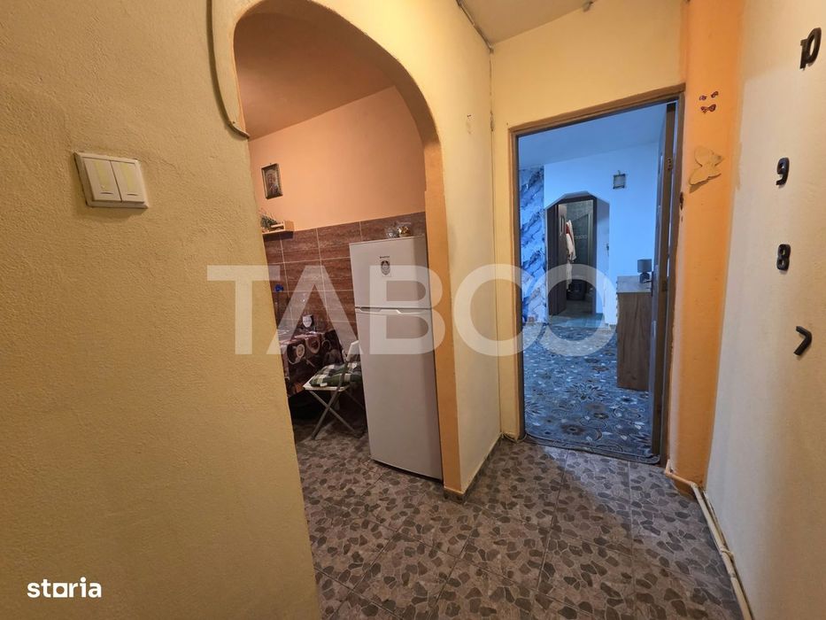 Apartament 2 camere semidecomandat de vanzare zona Tudor Vladimirescu