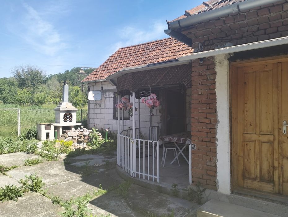 Casă de vânzare!