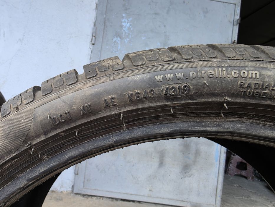 2 бр. зимни гуми 295/30/20 Pirelli NO DOT 4318 5,5-6 mm