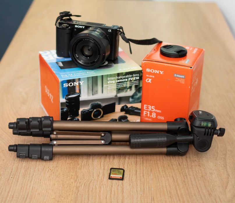 Camera Sony ZV-E10 Obiectiv 35mm 1.8 oss Trepied Accesorii