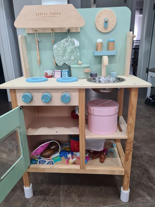 Vand bucatarie din lemn copil