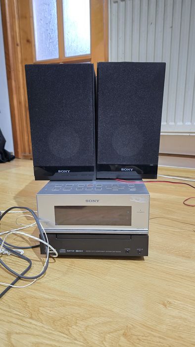 Sistem audio de casa  2 boxe, player si telecomanda