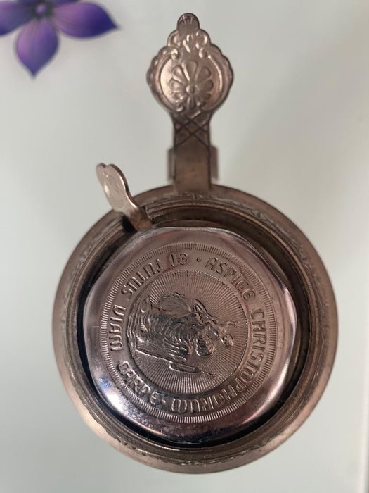 Halbă de bere veche cu capac pictată  manual,0,5 l