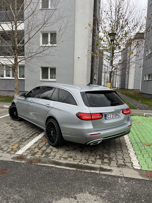 Vand mercedes e220d 2022 pret 25.000€/ variante auto