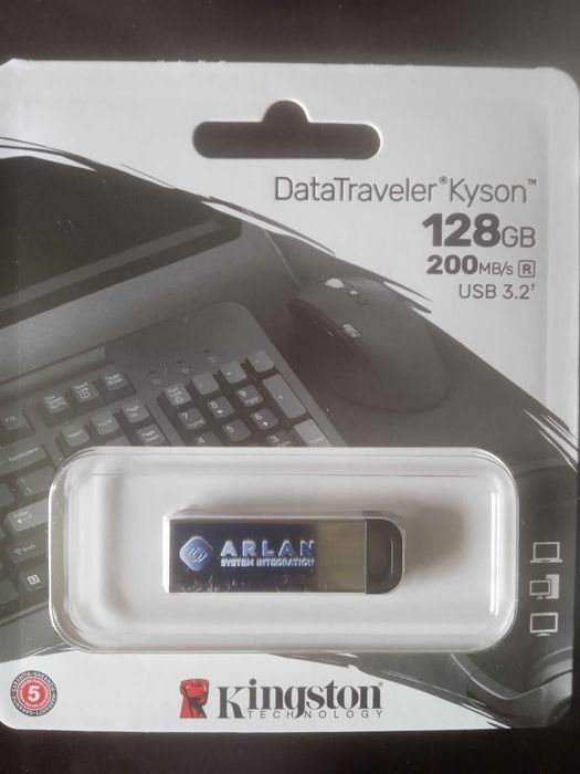 Флэшки 4, 8, 16, 32, 128 Гб.