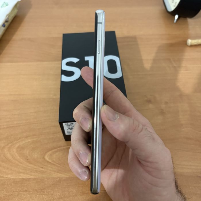 Самсунг С10 за 65.000