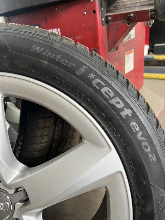 Джанти със зимни гуми 235 50 19 AUDI