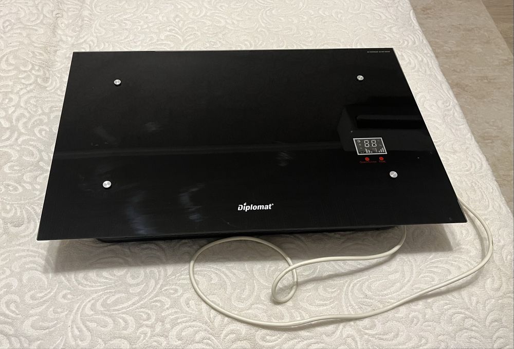 Стенен конвектор Diplomat, модел CH 7014 B