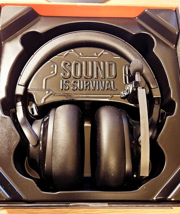 Vand casti wireless JBL Quantum 600