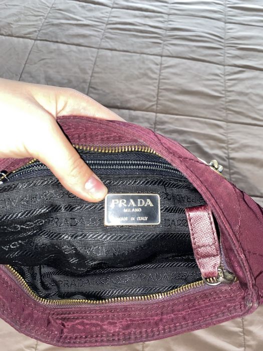 Vand geanta prada originala