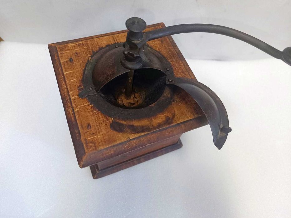 Rasnita cafea veche de colectie Peugeot Freres