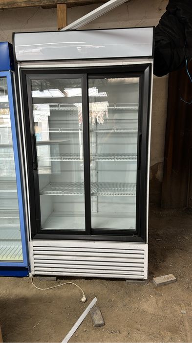Витринный холодильник