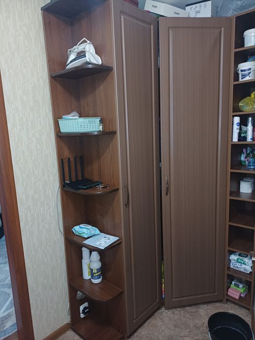 Продам  шкаф для фещей