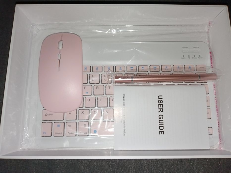 Vând tabletă in stare foarte buna aspect 10 din 10 are și tastatura