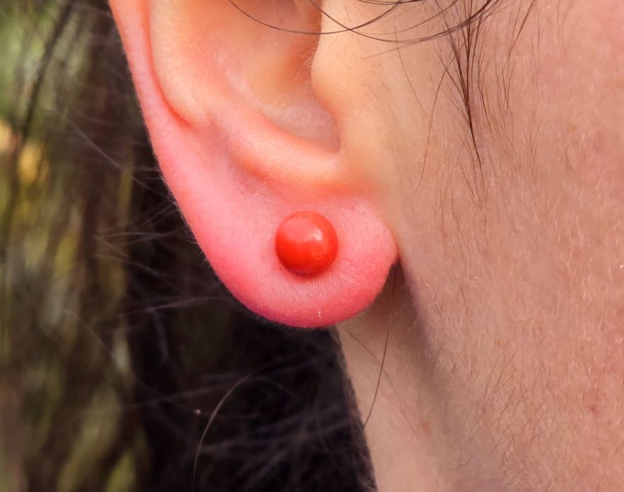 Cercei din aur galben 18k cu coral natural, handmade