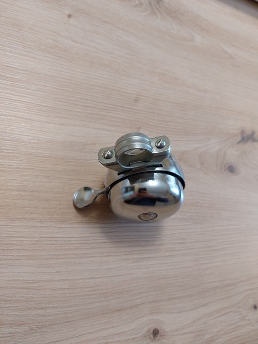 Стар хромиран звънец за колело