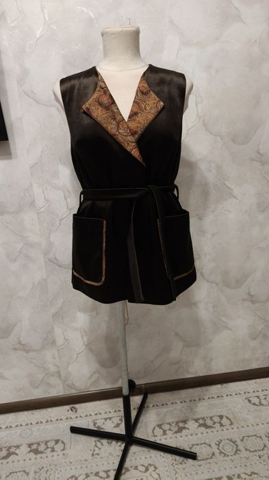 Жилетка модная женская