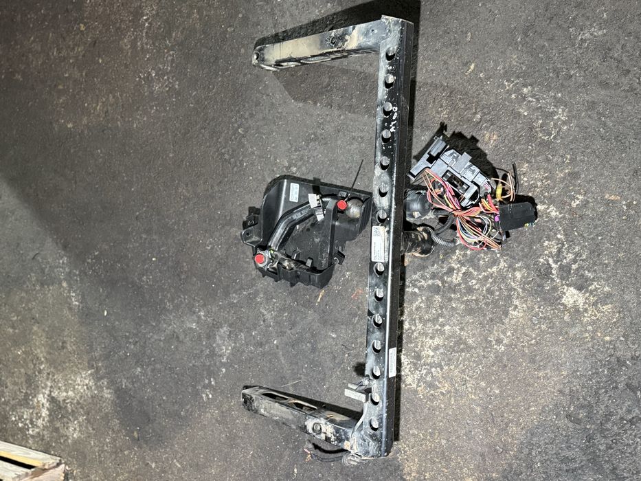 Audi A4 S4 B8 B8.5 Теглич комплект 8T0800491F