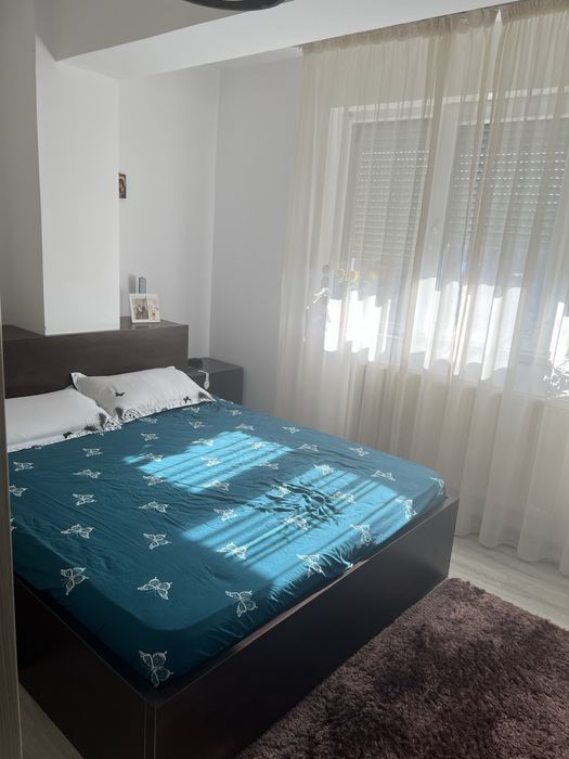 Vand apartament cu 2 camere zona 1 mai et.3/4 135000 euro negociabil