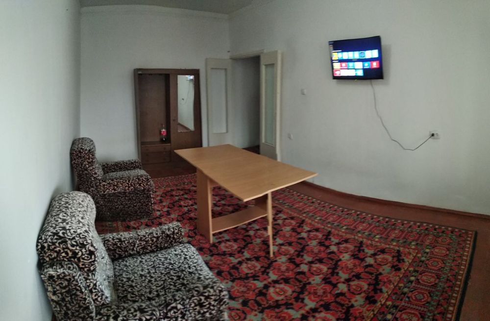 toshkent markazida yakkasaroy tumani 1xona 2x6balkon