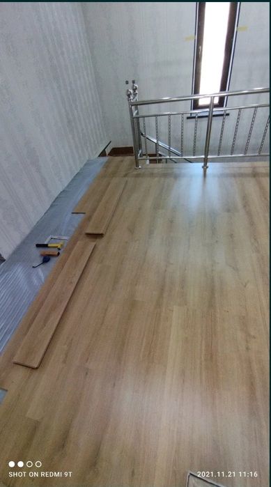 Укладка ламината таркета плинтуса