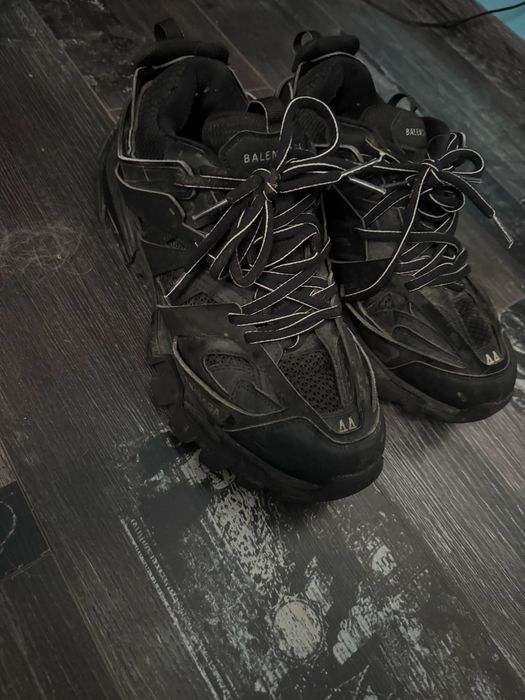 Balenciaga track